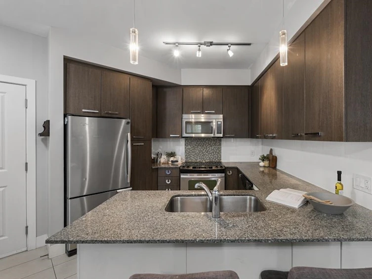 219-15956 86a, Surrey, BC, V4N 6N8 - 8
