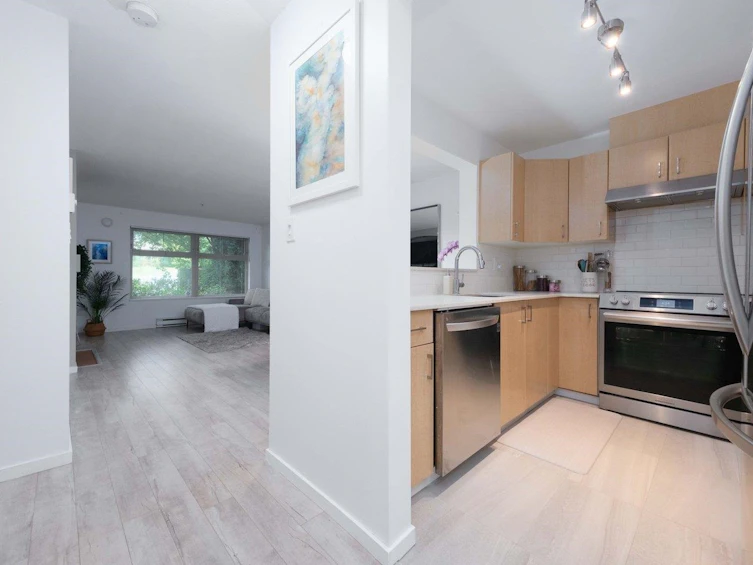 107-15210 Guildford Drive, Surrey, BC, V3R 0X7 - 9