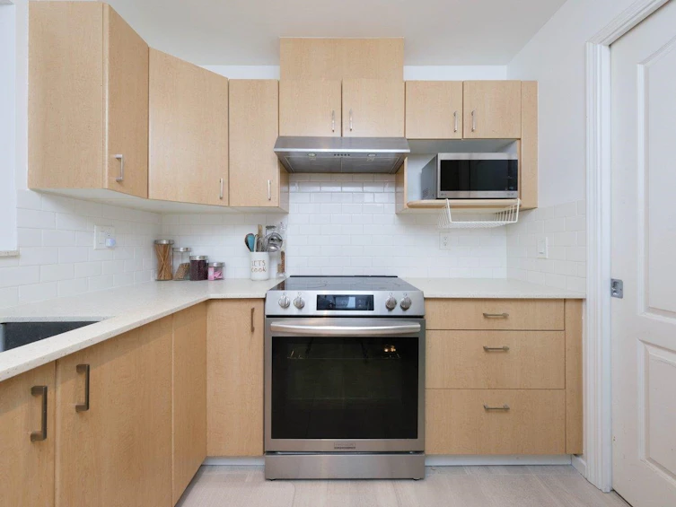 107-15210 Guildford Drive, Surrey, BC, V3R 0X7 - 10