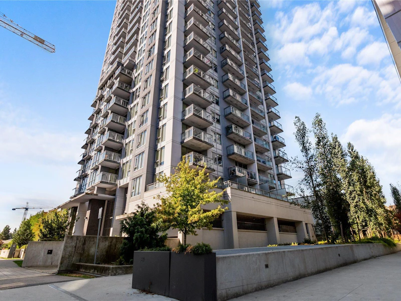 1805 - 13325 102a Avenue, Surrey BC V3T 0J5