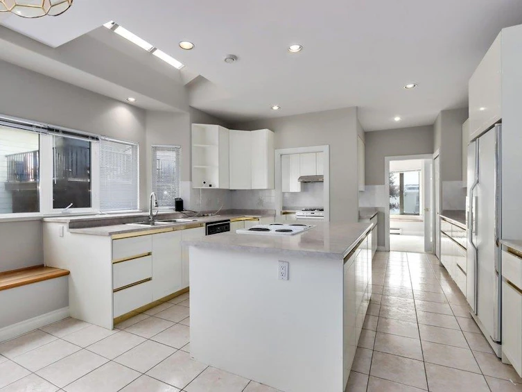 5309 Dundas Street, Burnaby, BC, V5B 1A7 - 9
