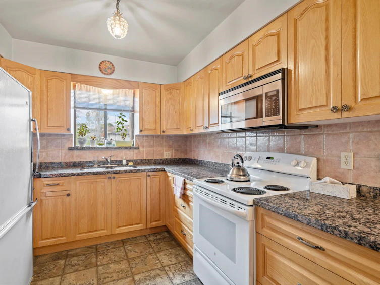 748 Rupert Street, Vancouver, BC, V5K 4K9 - 5