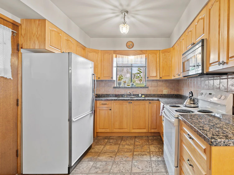 748 Rupert Street, Vancouver, BC, V5K 4K9 - 9