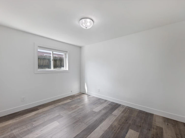 8323 12th Avenue, Burnaby, BC, V3N 2L7 - 32