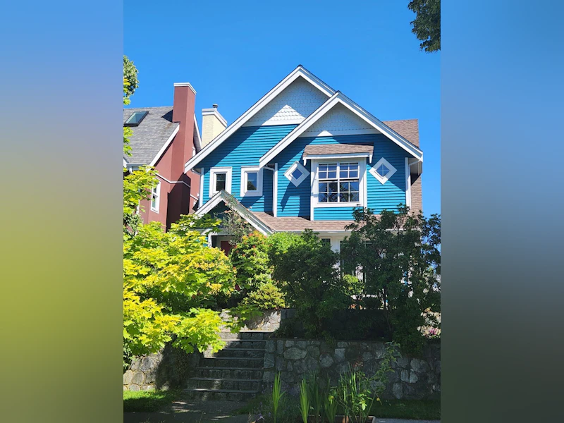 2057 E 5th Avenue, Vancouver BC V5N 1M3