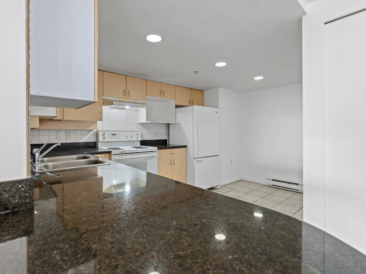 1602-6611 Cooney Road, Richmond, BC, V6Y 4C5 - 11