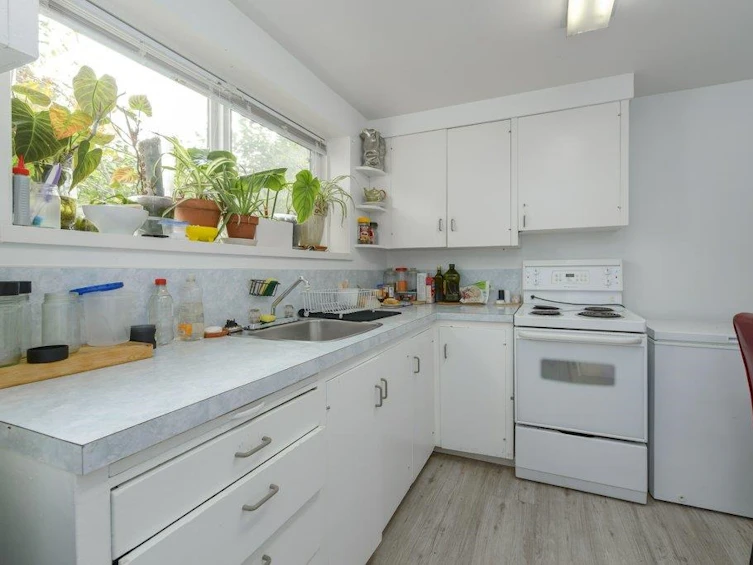 748 Alderson Avenue, Coquitlam, BC, V3K 1V1 - 14