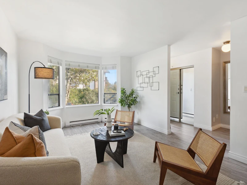 307 St. Andrews Avenue, North Vancouver BC V7L 4P5