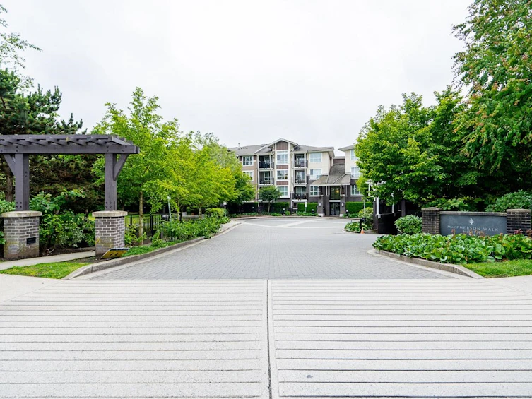 313-5788 Sidley Street, Burnaby, BC, V5J 5E5 - 2