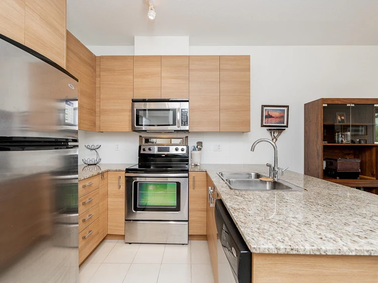 313-5788 Sidley Street, Burnaby, BC, V5J 5E5 - 8