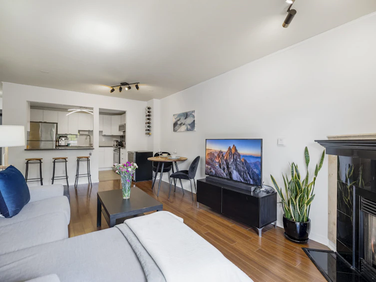 205-918 W 16th Street, North Vancouver, BC, V7P 1R3 - 6