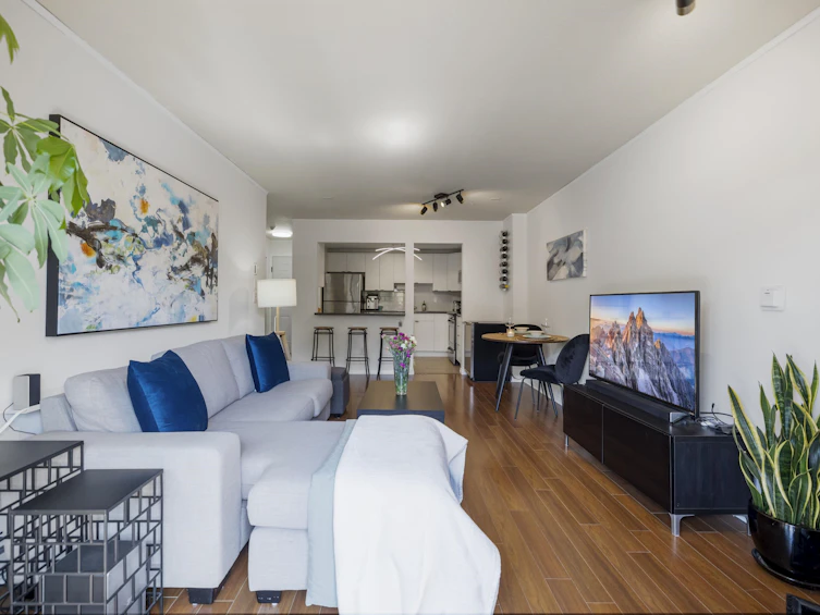 205-918 W 16th Street, North Vancouver, BC, V7P 1R3 - 7