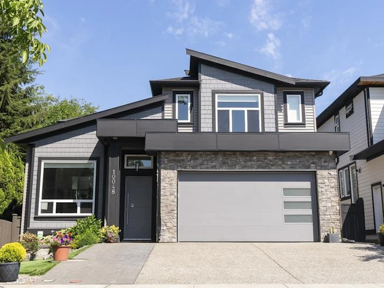 10048 172a Street, Surrey, BC, V4N 6V8