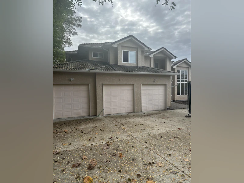 960 Rochester Avenue, Coquitlam BC V3K 2W6