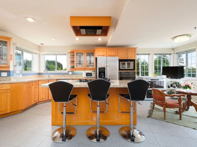 4138 St. Georges Avenue, North Vancouver, BC, V7N 1W8 - 4
