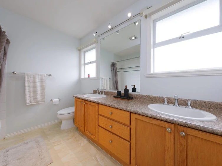 4138 St. Georges Avenue, North Vancouver, BC, V7N 1W8 - 10