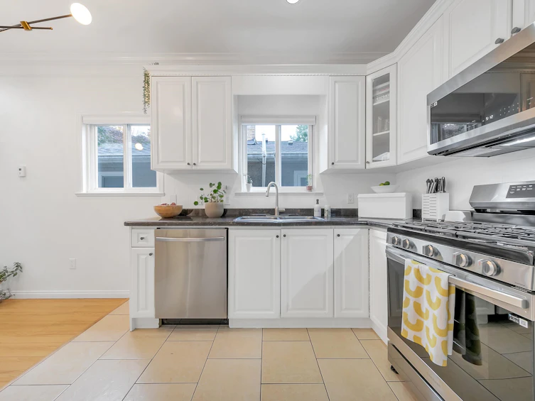 538 E 16th Avenue, Vancouver, BC, V5T 2V2 - 11