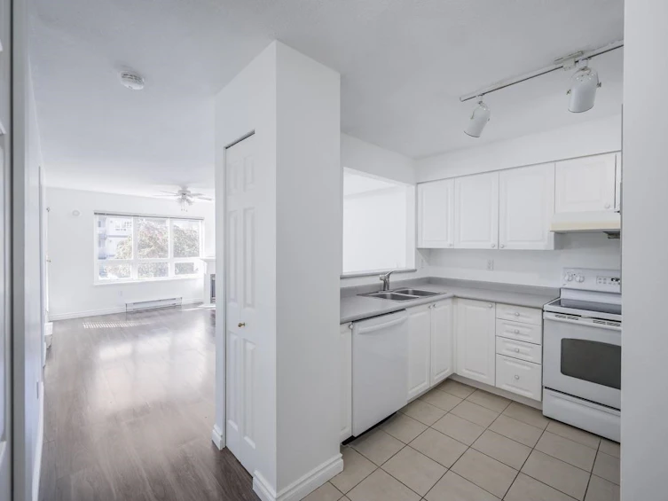 210-14399 103 Avenue, Surrey, BC, V3T 5V5 - 4