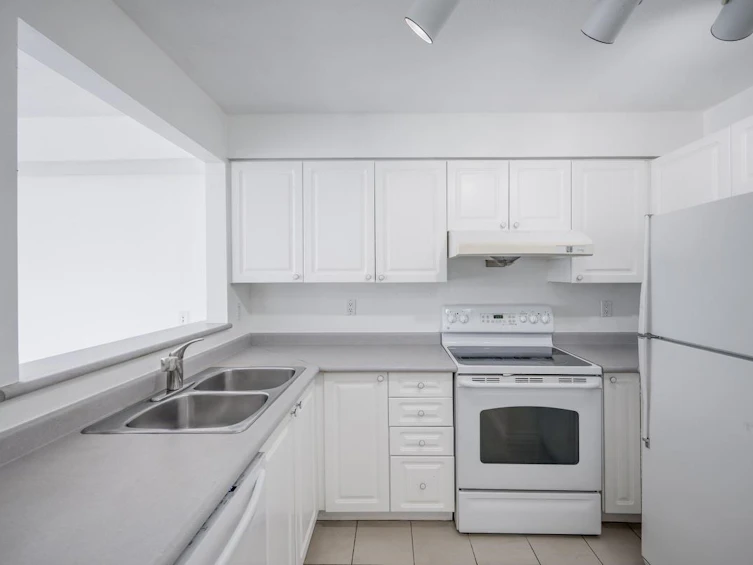 210-14399 103 Avenue, Surrey, BC, V3T 5V5 - 5