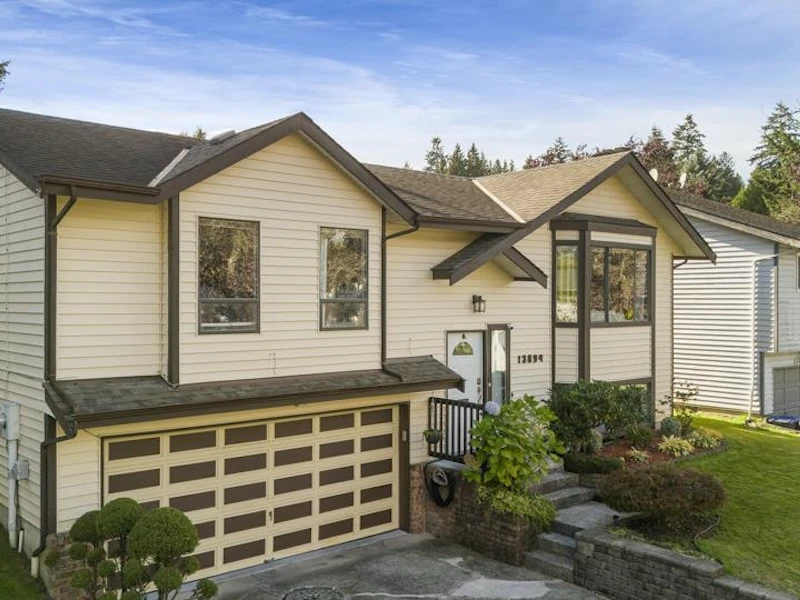 13894 80b Avenue, Surrey BC V3W 9B4