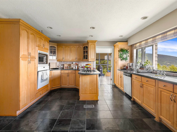 1031 Millstream Road, West Vancouver, BC, V7S 2C6 - 6