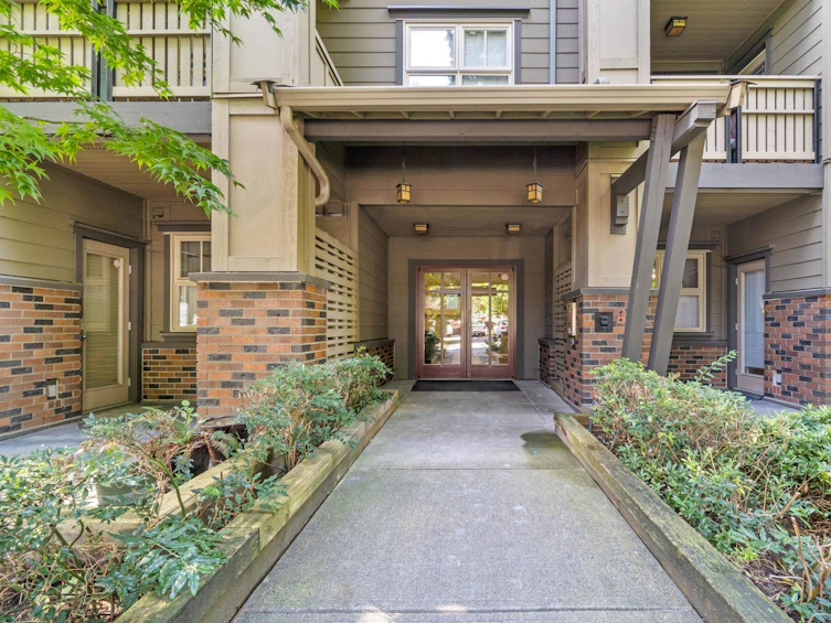 301-808 Sangster Place, New Westminster, BC, V3L 5W3 - 2