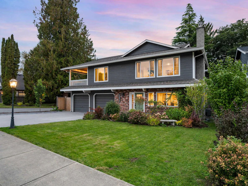 19875 50a Avenue, Langley BC V3A 7L1