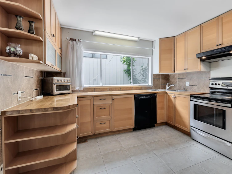 7270 17th Avenue, Burnaby, BC, V3N 1K9 - 13