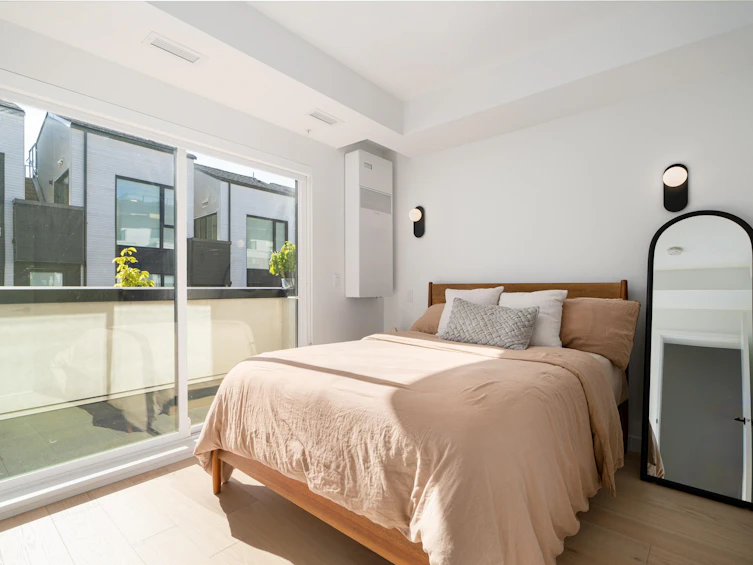 228-650 E 2nd Street, North Vancouver, BC, V7M 1E1 - 8