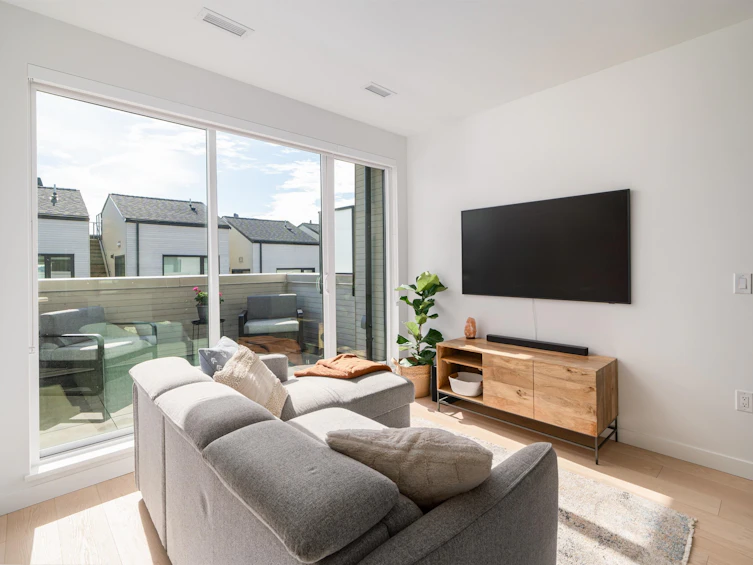 228-650 E 2nd Street, North Vancouver, BC, V7M 1E1 - 16