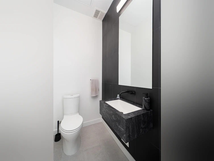 228-650 E 2nd Street, North Vancouver, BC, V7M 1E1 - 25
