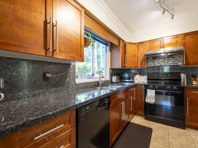 13-8500 Bennett Road, Richmond, BC, V6Y 1N7 - 8