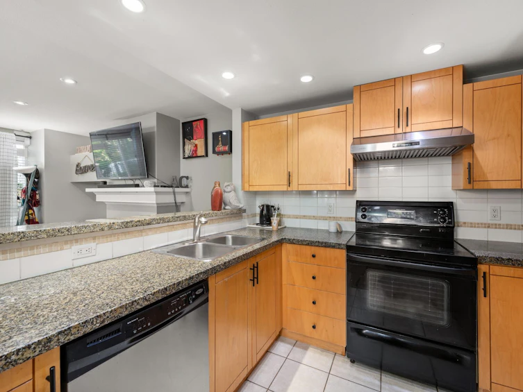 1-1075 Lynn Valley Road, North Vancouver, BC, V7J 1Z6 - 12
