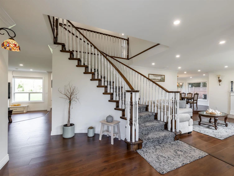 5788 124a Street, Surrey, BC, V3X 2S6 - 5