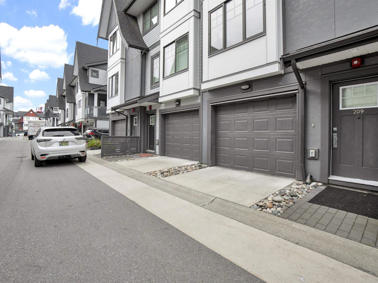 209-19451 Sutton Avenue, Pitt Meadows, BC, V3Y 0G6 - 3
