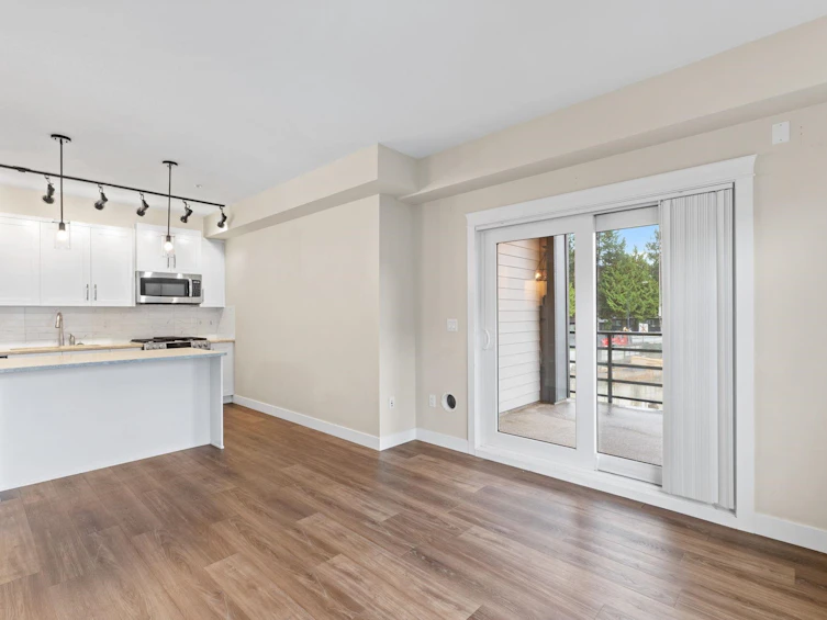 303-11077 Ravine Road, Surrey, BC, V3T 3X5 - 8
