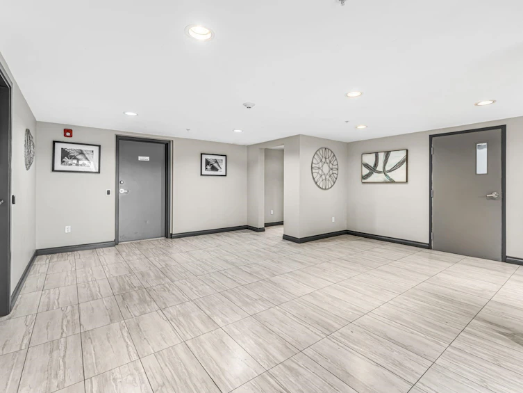 202-5650 201a Street, Langley, BC, V3A 0B3 - 5