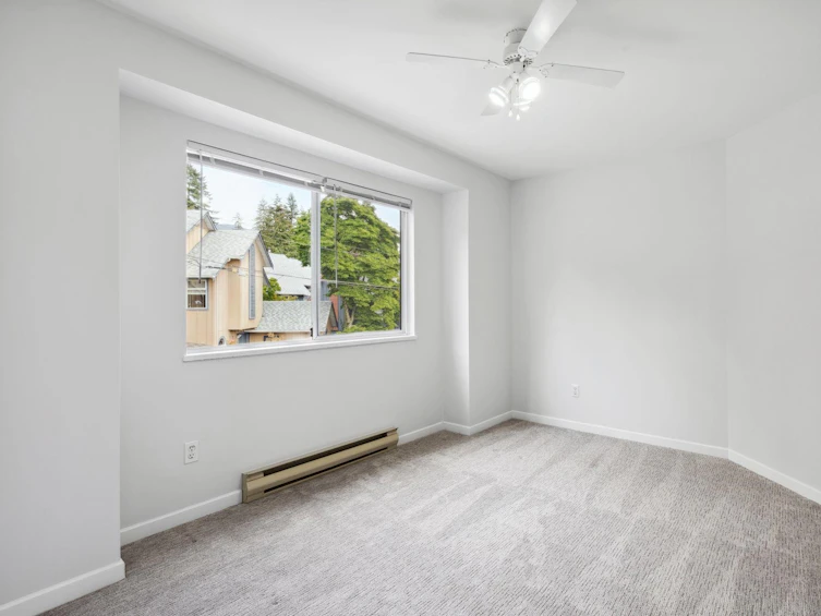 18-901 West 17th Street, North Vancouver, BC, V7P 1V8 - 18