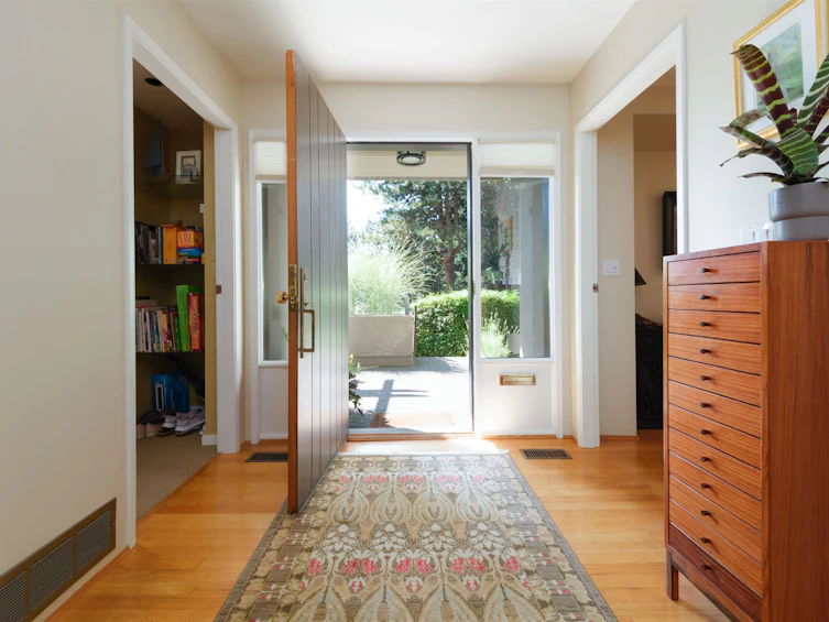 5703 Westport Wynd, West Vancouver, BC, V7W 2Y1 - 2
