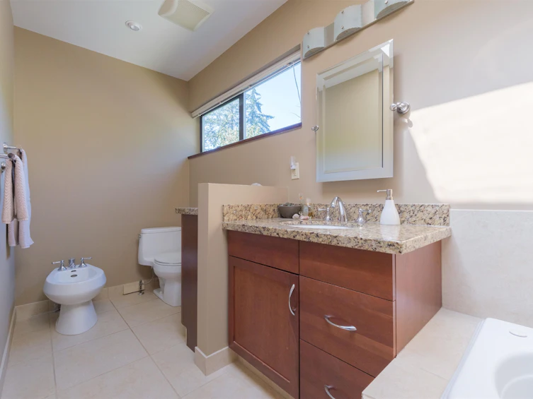 5703 Westport Wynd, West Vancouver, BC, V7W 2Y1 - 31