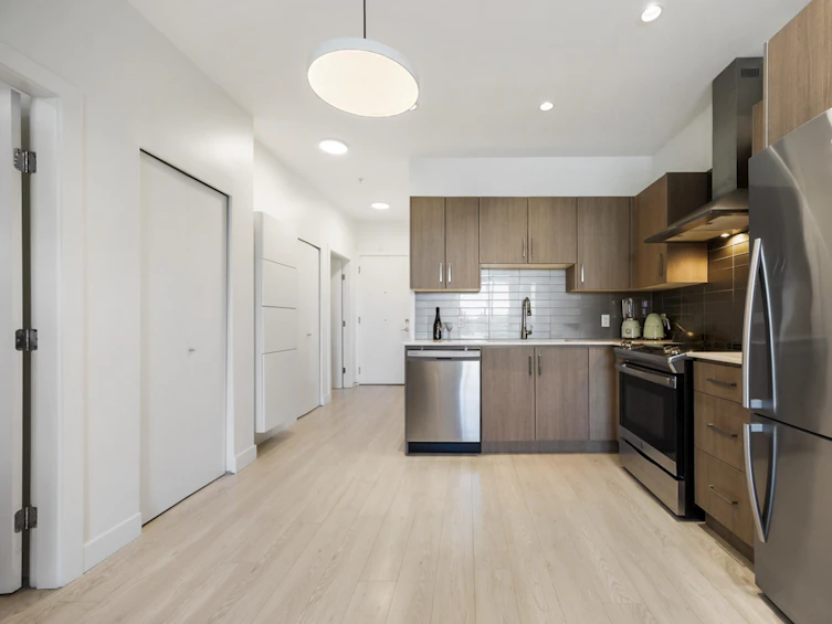 PH3-2889 East 1st Avenue, Vancouver, BC, V5K 4C9 - 4