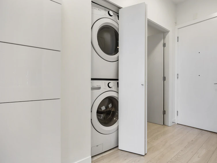 PH3-2889 East 1st Avenue, Vancouver, BC, V5K 4C9 - 24