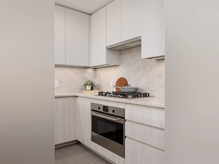 901-1175 Pinetree Way, Coquitlam, BC - 2