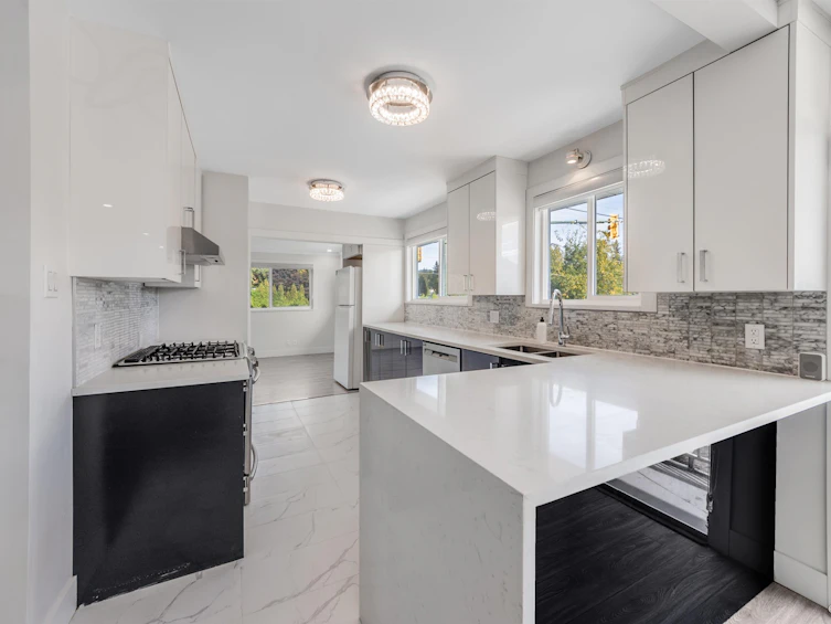 760 Porter Street, Coquitlam, BC, V3J 5B8 - 9