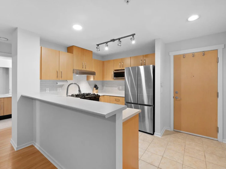 101-400 Klahanie Drive, Port Moody, BC, V3H 5K9 - 8