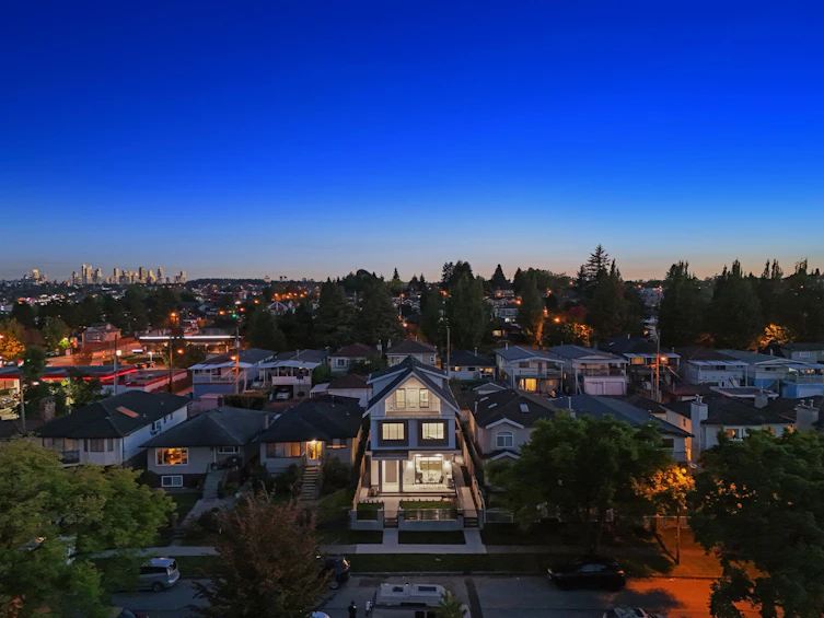 #1-3260 Graveley Street, Vancouver, BC, V5K 3K9 - 3