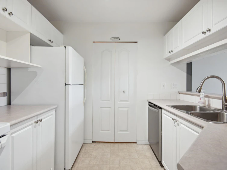 330-19528 Fraser Highway, Surrey, BC, V3S 8P4 - 8