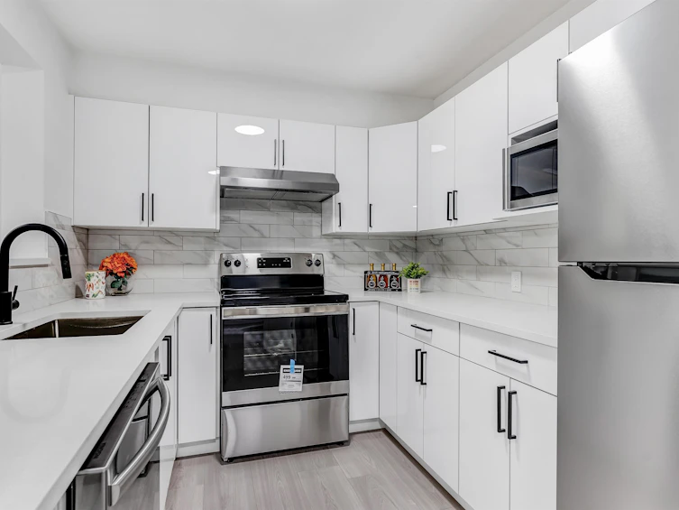 218-15268 105 Avenue, Surrey, BC, V3R 0W8 - 3