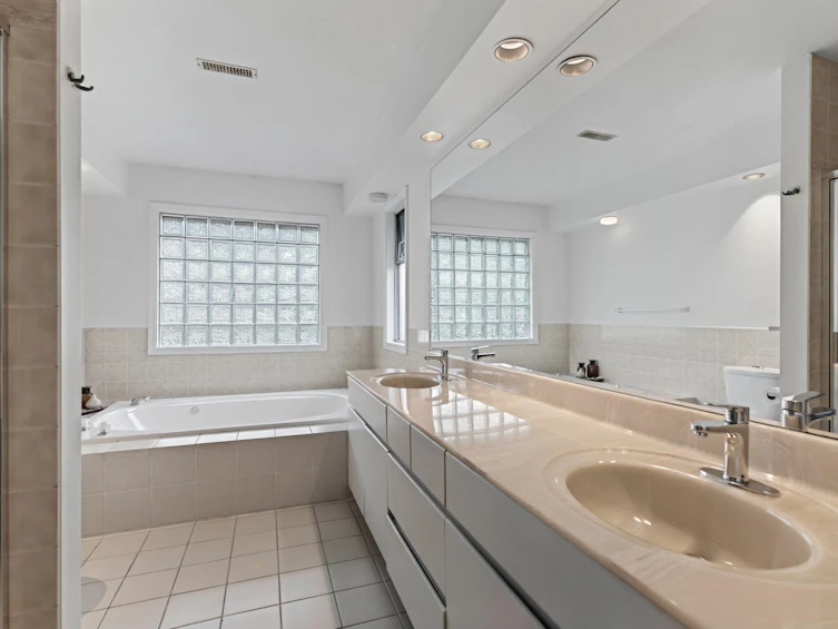 3875 Mckay Drive, Richmond, BC, V6X 3R5 - 16