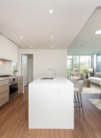 1402 595 Austin Avenue